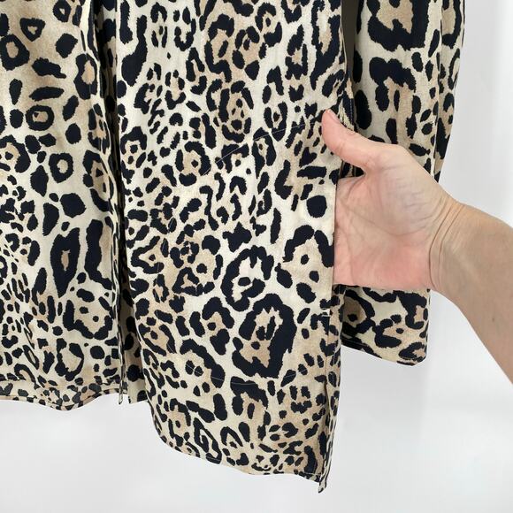 Chicos animal print tunic length button down shirt size 0, 4-6 cheetah pockets - Picture 2 of 8